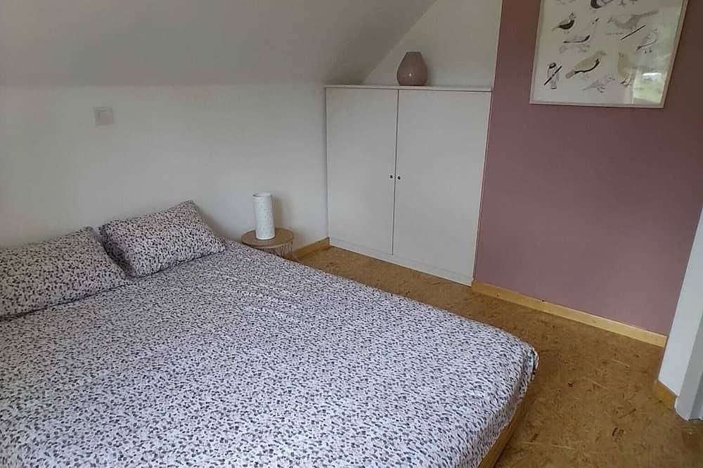 Country house in the Lot, with swimming pool. Ideal for families! in Payrignac, Quercy