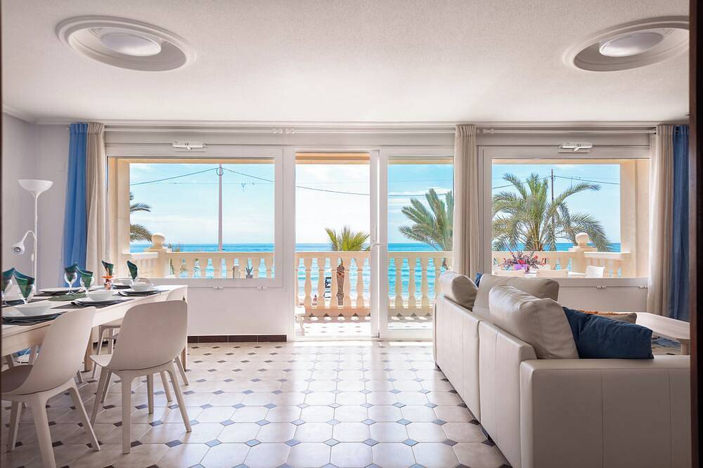 Entire apartment, Beautiful apartment in front of the beach in Playa Carrer La Mar, el Campello