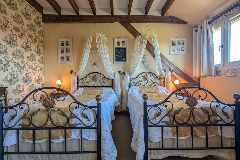 Maison d'hôtes de charme du Xixe, proche Château de Valençay et Zoo de Beauval in Valençay, Vallée de la Loire