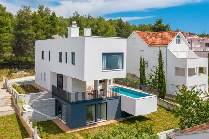 Villa pour 8 personnes à Okrug Gornji