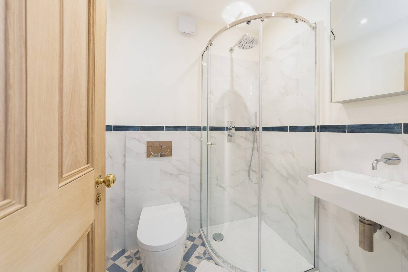 Entire holiday apartment, Central Oxford Studio 101 with Parking in Oxford, Oxfordshire