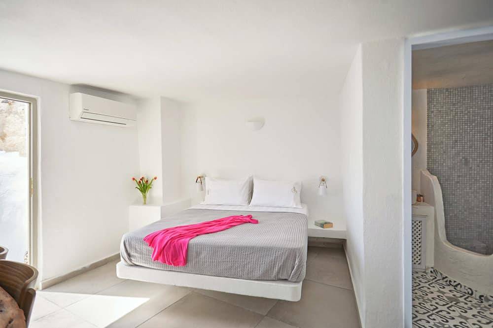 Suite with Caldera View in Oia, Santorin