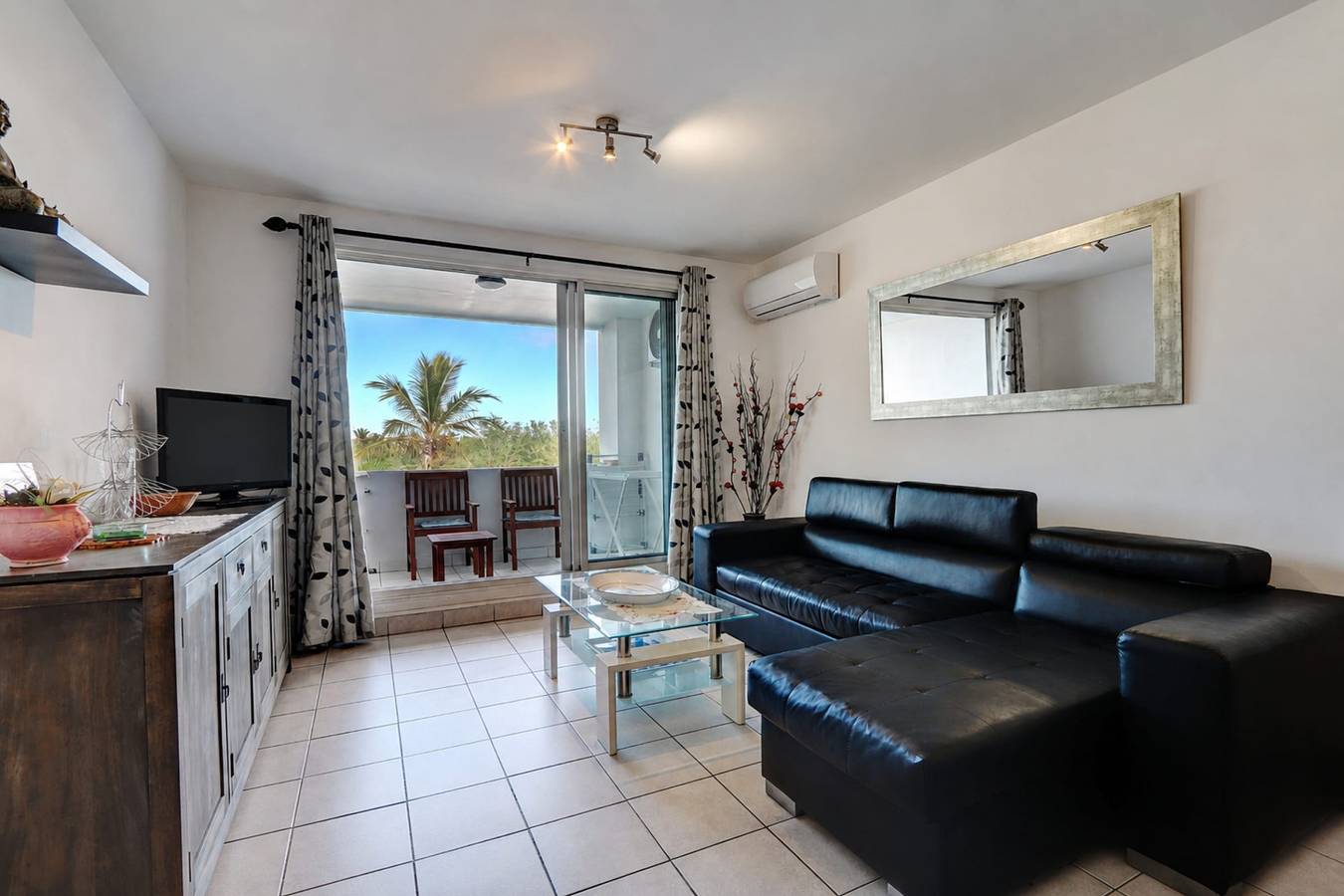 Appartement entier, La Kaz Rouge - Climatisation - Plage in Saint-Gilles les Bains, Saint-Paul (Réunion)