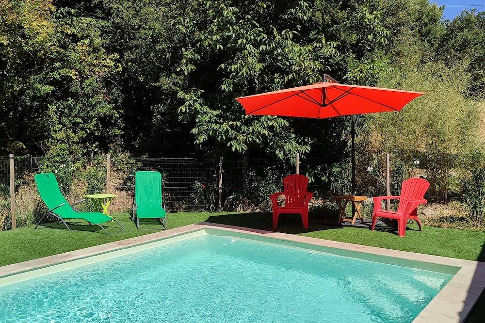 Gîte des Châtaigniers Mas en Cévennes. Ideal for couples or families. in Saint-Jean-du-Gard, Cevennen