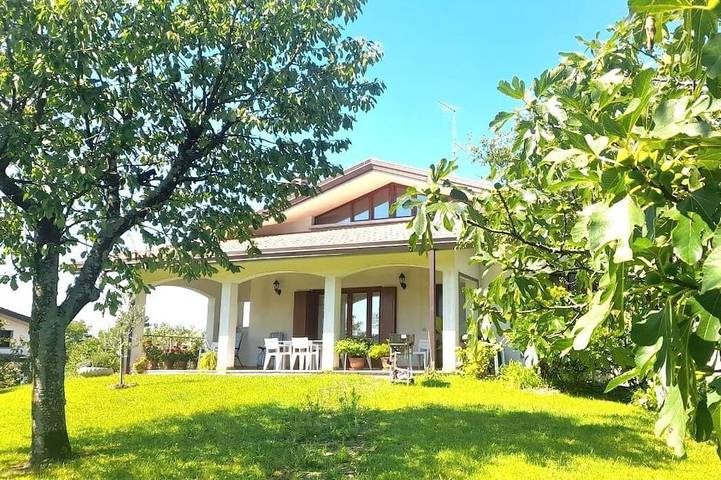 Ferienhaus für 6 Personen, mit Garten und Balkon, mit Haustier
