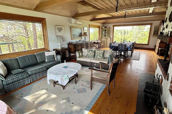 Waterfront villa in Långstrandsudd: Panoramic views, private sauna, and dock in Arcipelago di Stoccolma