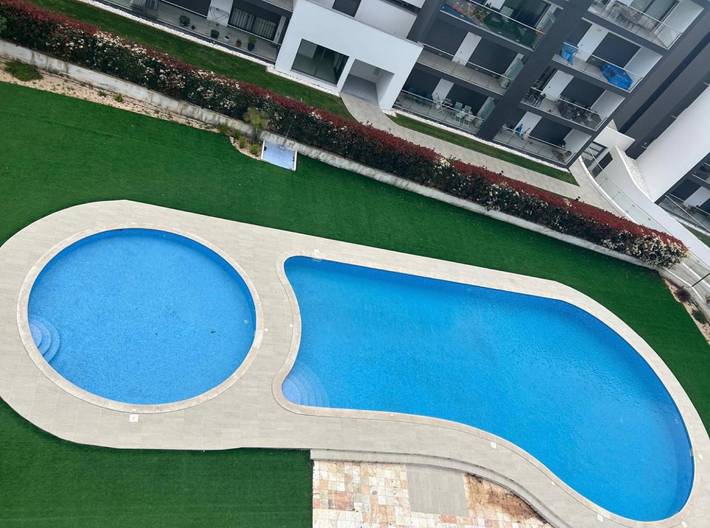 Apartamento de vacaciones para 7 personas, con piscina para niños además de balcón y jardín - 1