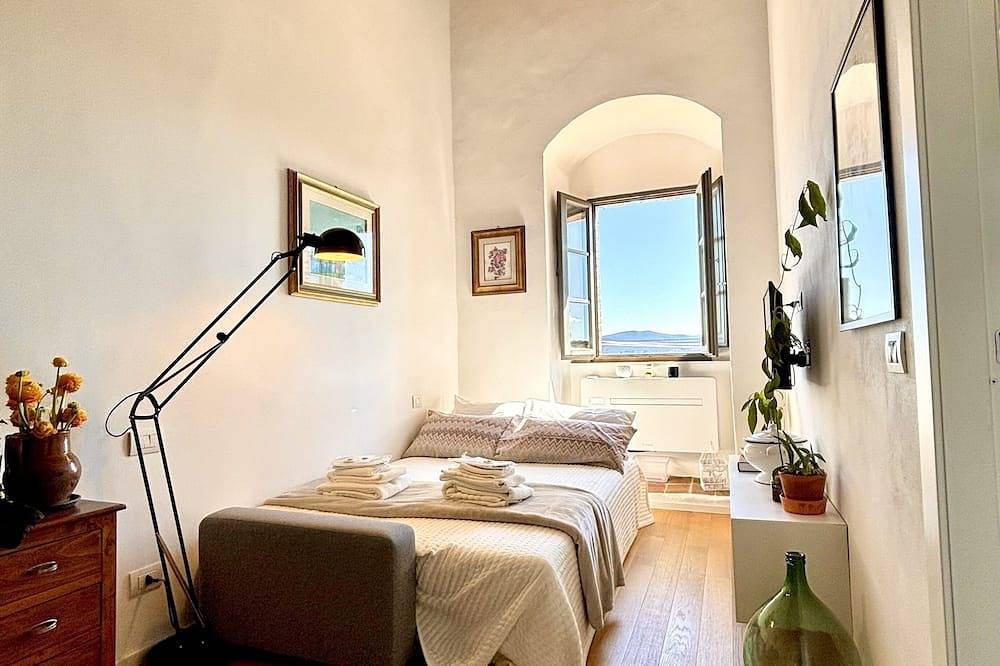 Entire apartment, Apartment La Torre di Canonica Colle di val d'Elsa - Siena Via Francigena in Colle di Val d'Elsa, Siena Province