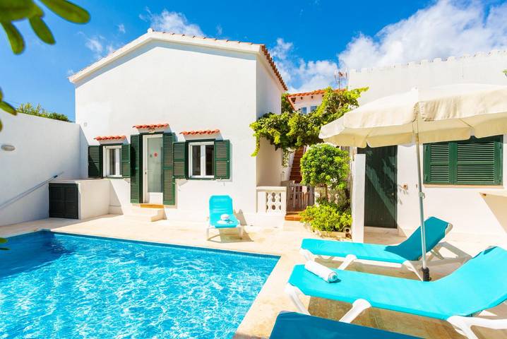 Vacation rental for 4 people, with Ocean view and Balcony as well as Terrace and Yard in Menorca