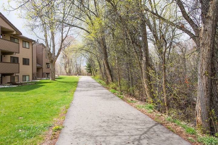 Gîte pour 6 personnes, avec jardin et terrasse à Avon - 3