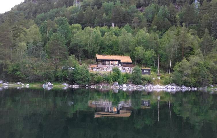Ferienhaus für 6 Personen, mit Terrasse und Garten in Surnadal