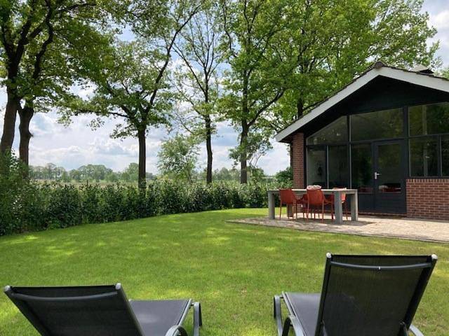 Vakantiehuis voor 4 personen, with Terras and Tuin as well as Sauna and Uitzicht in Aalten
