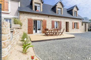 Gîte pour 8 personnes, avec terrasse à Lolif
