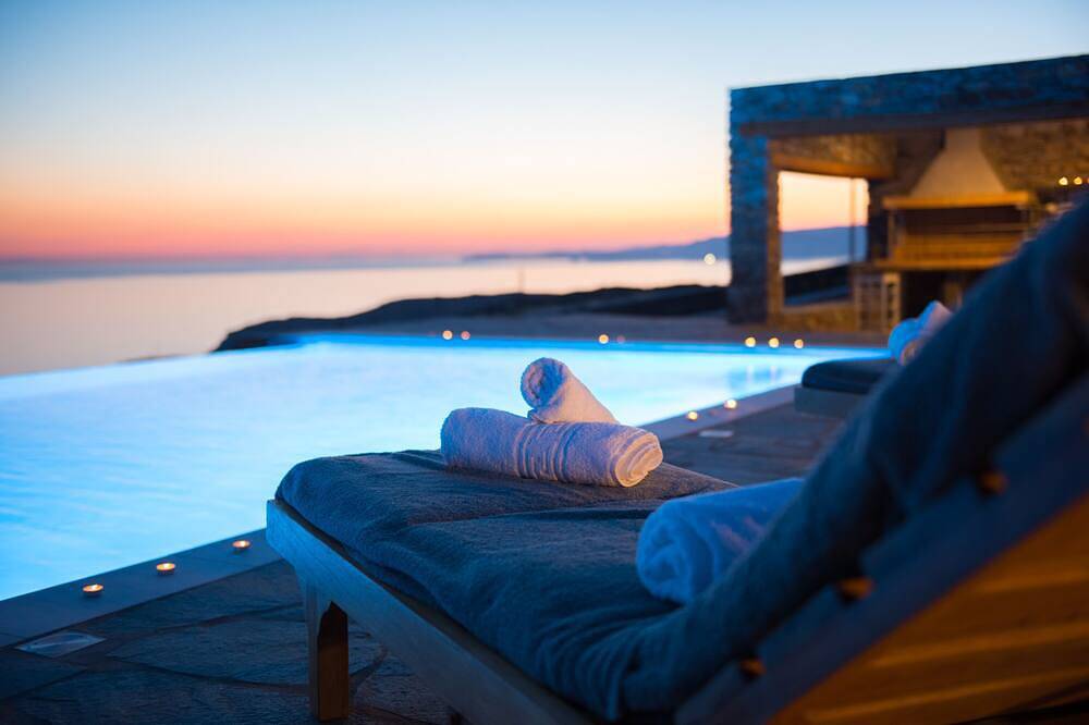 Blue Paradise Villa with Pool in Sifnos