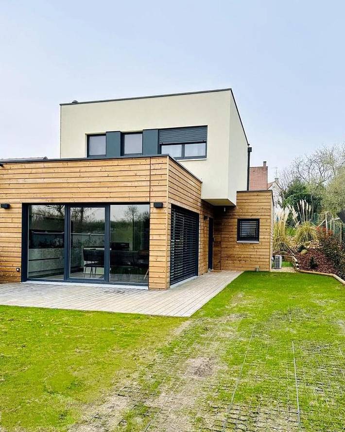 Location de vacances pour 10 personnes, avec sauna ainsi que terrasse et jardin à Condé-Sainte-Libiaire