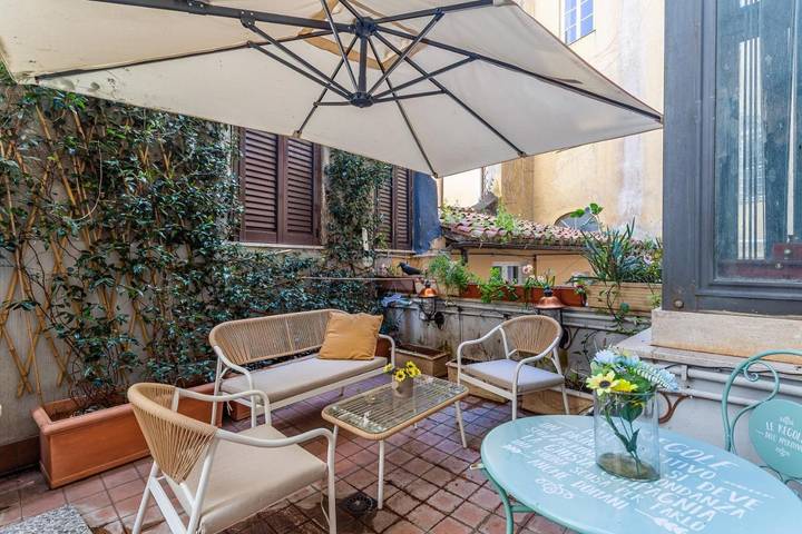 Maison d’hôte pour 5 personnes, avec terrasse dans Fontaine de Trevi