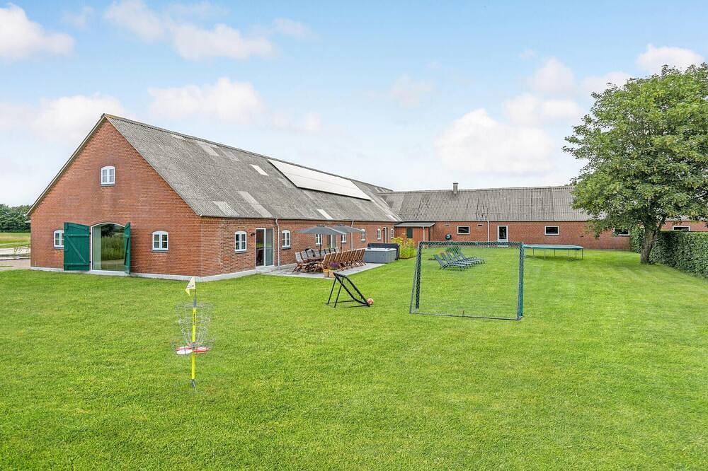 Entire apartment, 7 bedroom stunning apartment in Varde in Varde, Varde Region