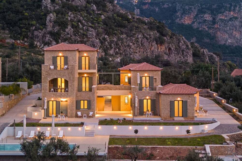 Ganze Wohnung, Ipso kardamyli Skinos in Kardamyli, Messenien