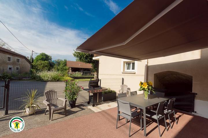 Gîte pour 8 personnes, avec jardin et terrasse à Saint-Hilaire-du-Rosier - 3