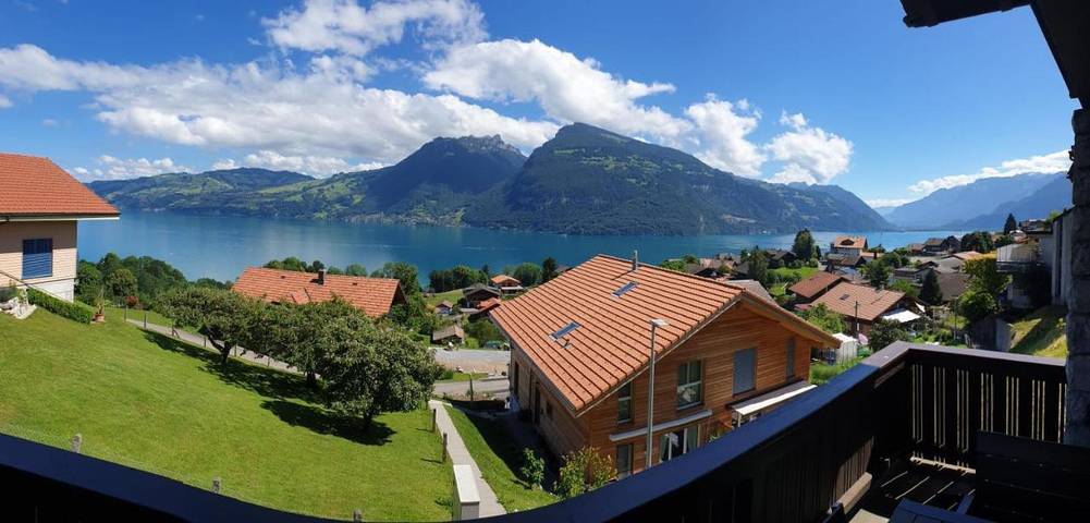 Gîte pour 2 personnes, avec balcon ainsi que vue et vue sur le lac à Krattigen