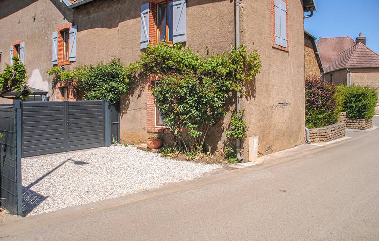 Ferienwohnung für 4 Personen, mit Terrasse und Garten in Doyenné de la Vallée du Doubs