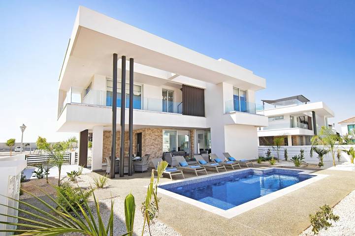 Villa voor 6 personen, with zwembad and tuin as well as balkon - 1