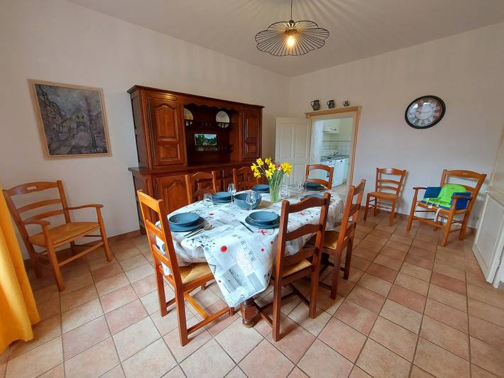 Charme authentique, grand jardin, proche rivière, idéal famille et amis, animaux bienvenus in Saint-Pierre-sur-Erve, Mayenne