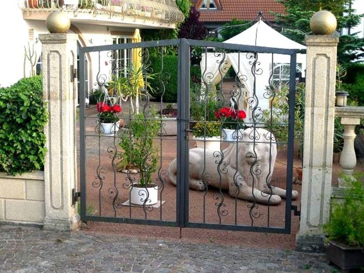 Ferienwohnung für 2 Personen, mit Terrasse und Garten in Freiburg