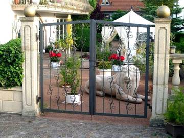 Ferienwohnung für 2 Personen, mit Garten und Terrasse in Freiburg