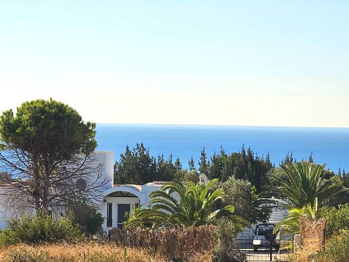 Finca für 7 Personen, mit Terrasse und Pool sowie Garten auf Rhodos