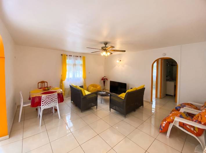 Casa encantadora en Baie-Mahault con jardín cercado in Baie-Mahault, Guadalupe