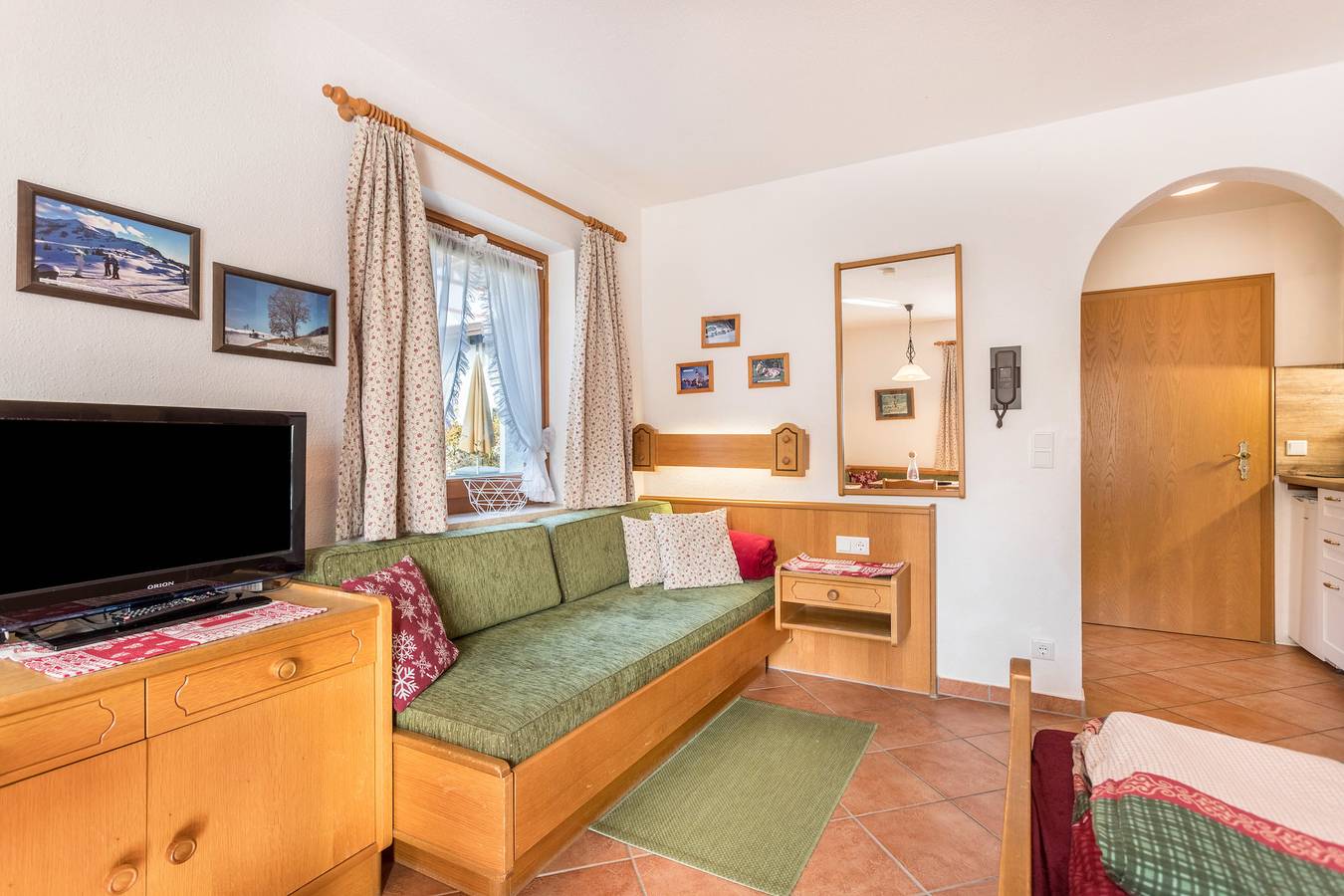 Ganzes Studio, Einzimmerapartment "Blindau" mit Bergblick, privater Terrasse und Wlan in Reit im Winkl, Bayerische Alpen