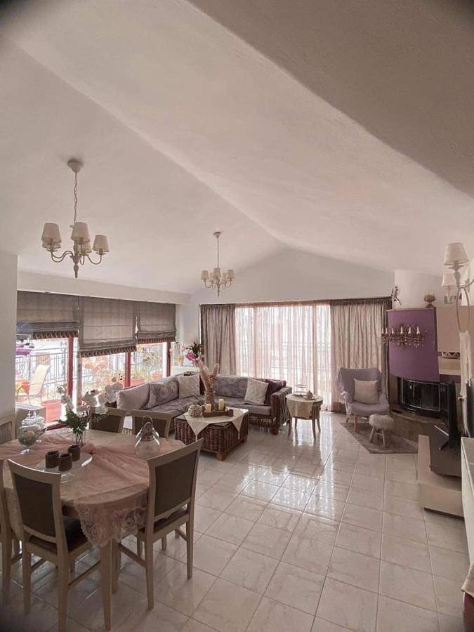 Ferienwohnung für 6 Personen, mit Terrasse und Ausblick, mit Haustier auf Skiathos