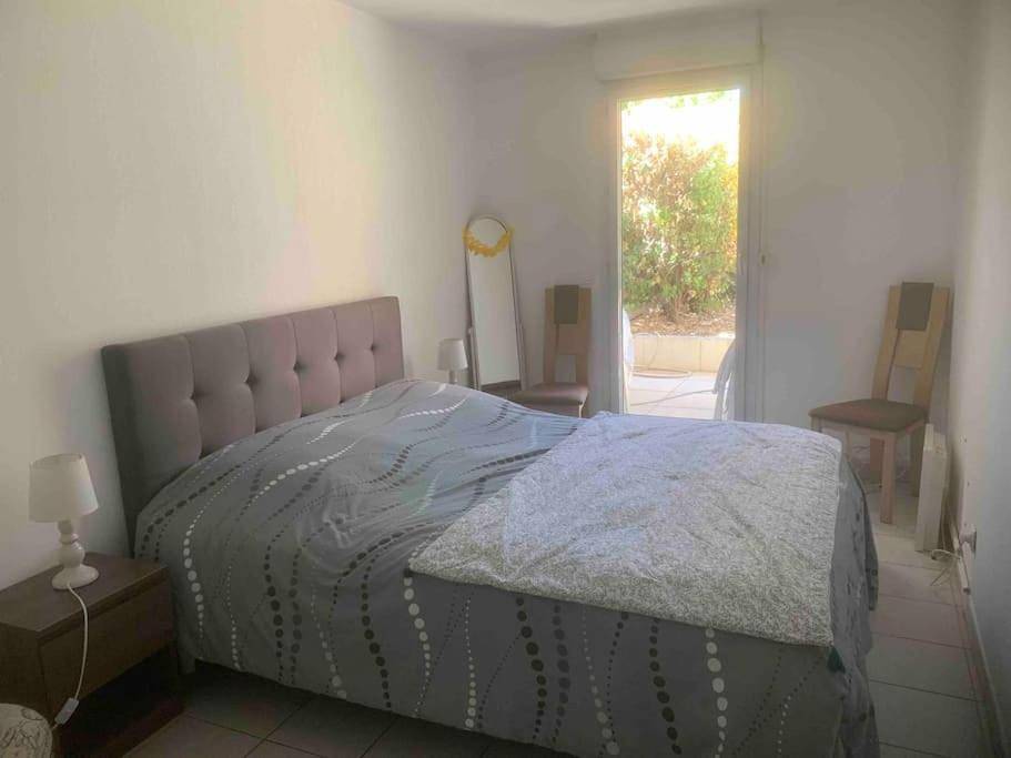 Appartement entier, One-Bedroom Apartment in Venelles, Région d'Aix-en-Provence
