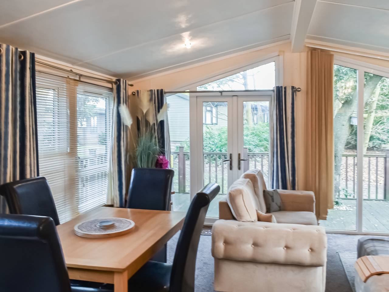 Azure Retreats - Beautiful Sea View - Uk48810 in Lowestoft, Sunrise Coast