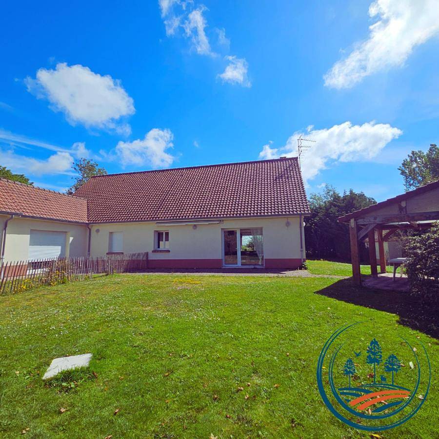 Six-Bedroom House in Saint-Quentin-en-Tourmont, Région d'Abbeville