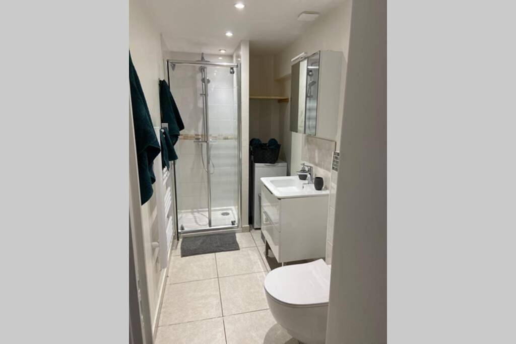 Appartement entier, One-Bedroom Apartment in Pontgouin, Région de Chartres