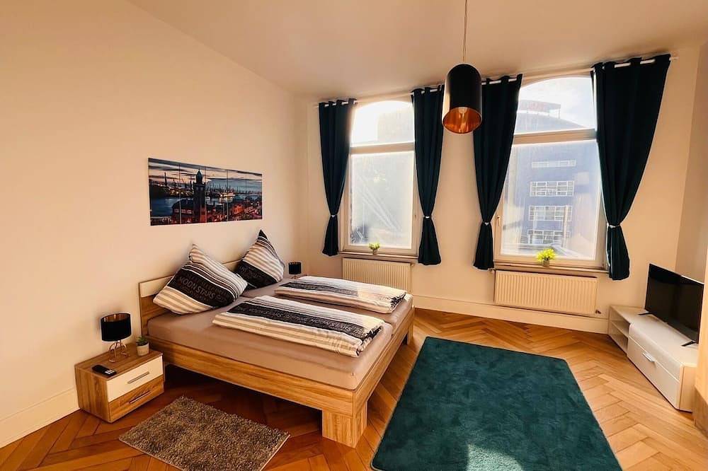 Ganze Wohnung, 4 Zimmer Wohnung Reeperbahn Ecke Gr. Freiheit in Reeperbahn, Hamburg