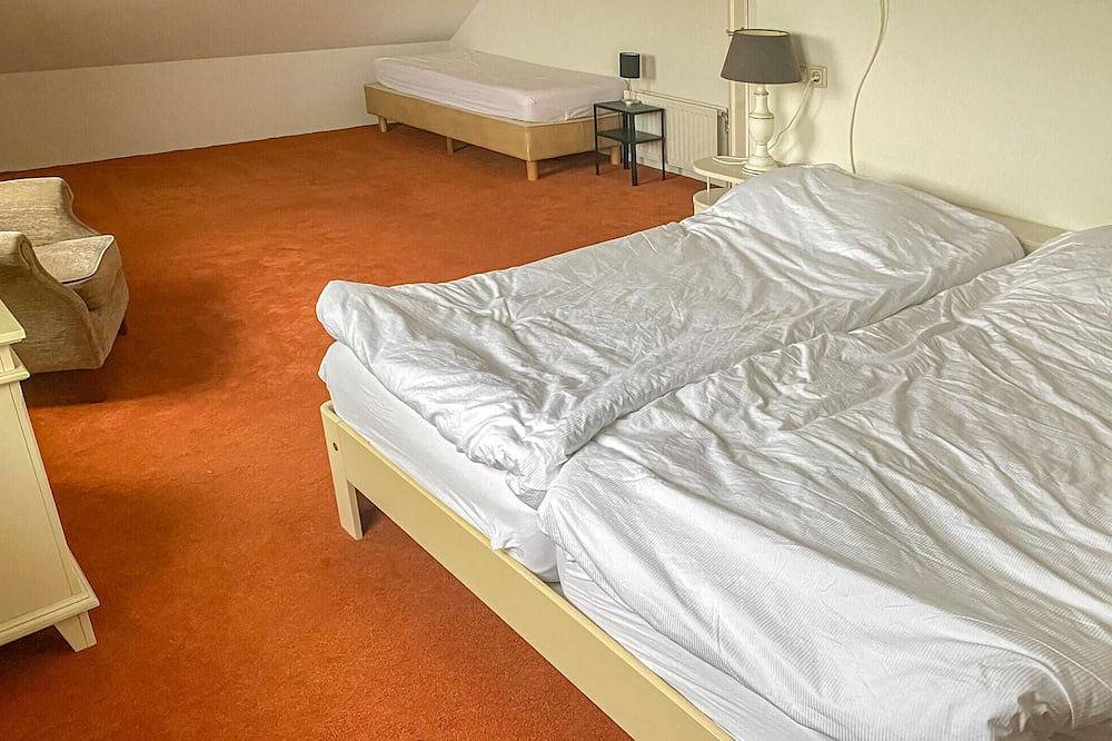 3 bedroom awesome home in Zeewolde in Flevoland