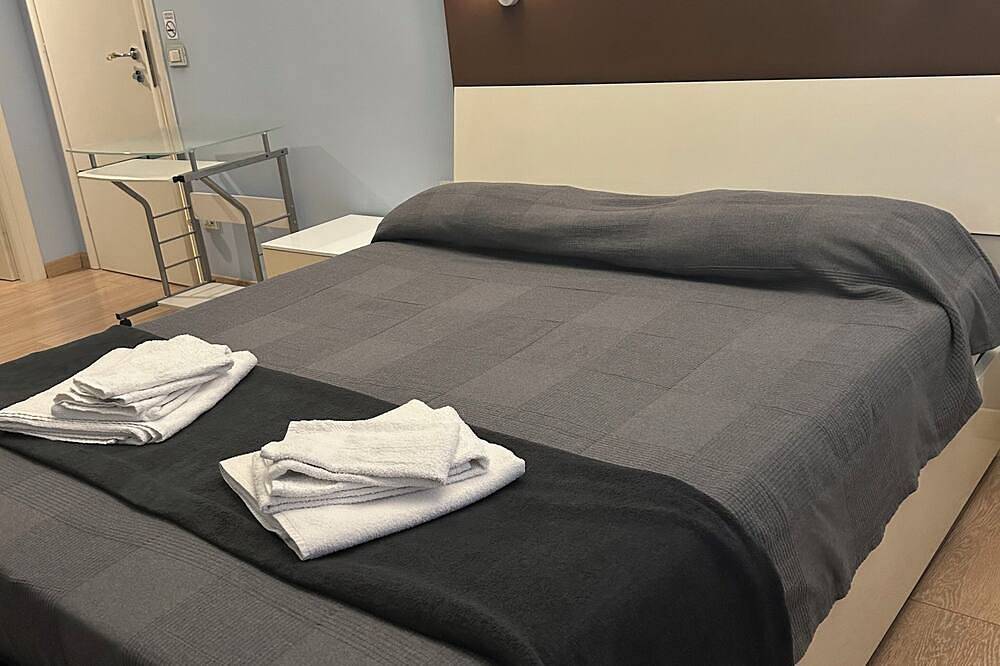Ganze Wohnung, Ancora Residence - Downtown Area - Hospital in Piacenza, Piacenza Provinz
