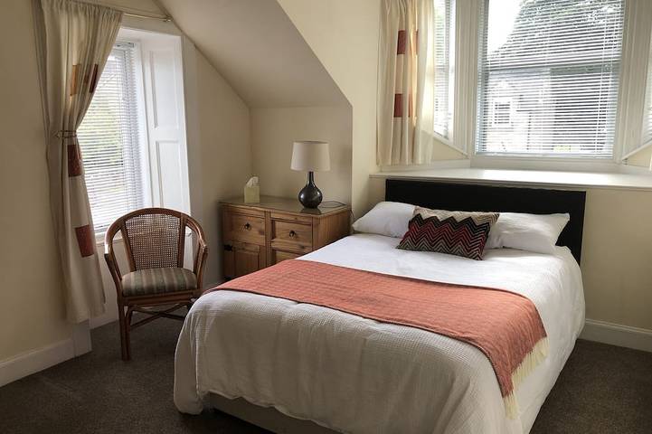 Spacious Victorian home with many original details. in Stirling, Stirling region