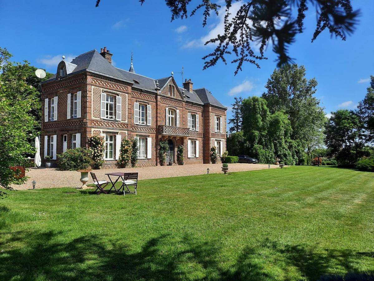 Double Room with Pool View in Verneuil-sur-Avre, Région d'Évreux