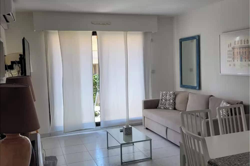 Hel lägenhet, 2 Bed Perfect Location w Parking in Beaulieu in Beaulieu-sur-Mer, Nice region