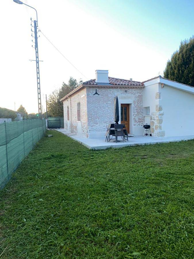 Location de vacances pour 7 personnes, avec vue ainsi que jardin et piscine à Villeneuve-sur-Lot - 2