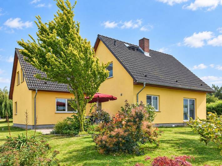 Ferienhaus für 10 Personen, mit Terrasse und Garten in Pudagla