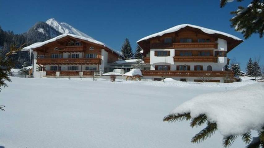 Hütte für 2 Personen, mit Garten und Balkon, kinderfreundlich in Tannheimer Tal
