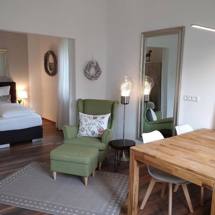 Ferienwohnung für 3 Personen, mit Terrasse und Garten sowie Ausblick in Tittmoning