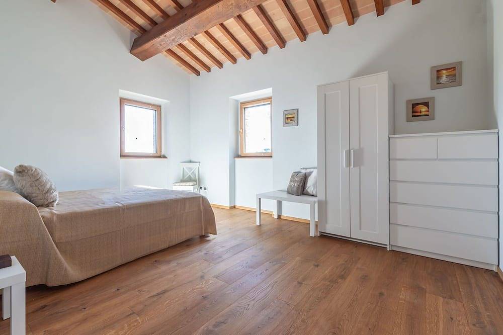 Villa en Macerata con 5 habitaciones, capacidad 12 in Macerata, Provincia de Macerata