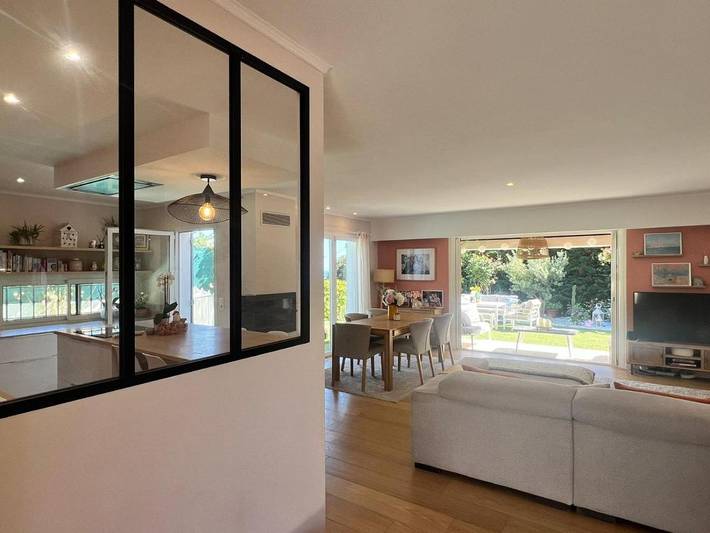 Villa pour 6 personnes, avec vue ainsi que piscine et jardin, adapté aux familles à Saint-Laurent-du-Var - 4