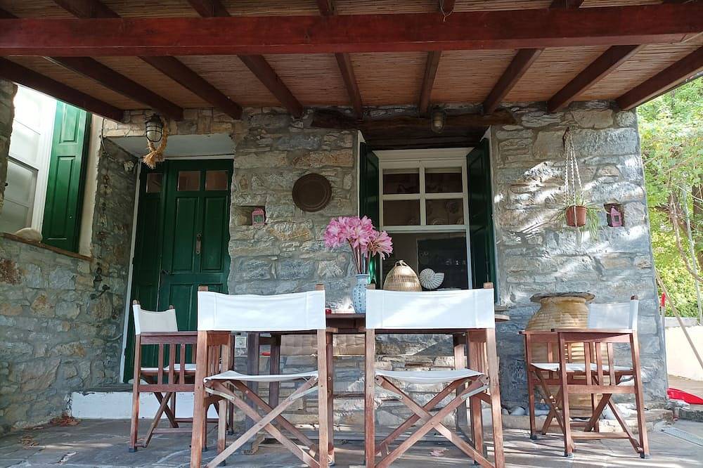 Aegean tradiotional cottage in Akamatra Ikaria in Ikaria